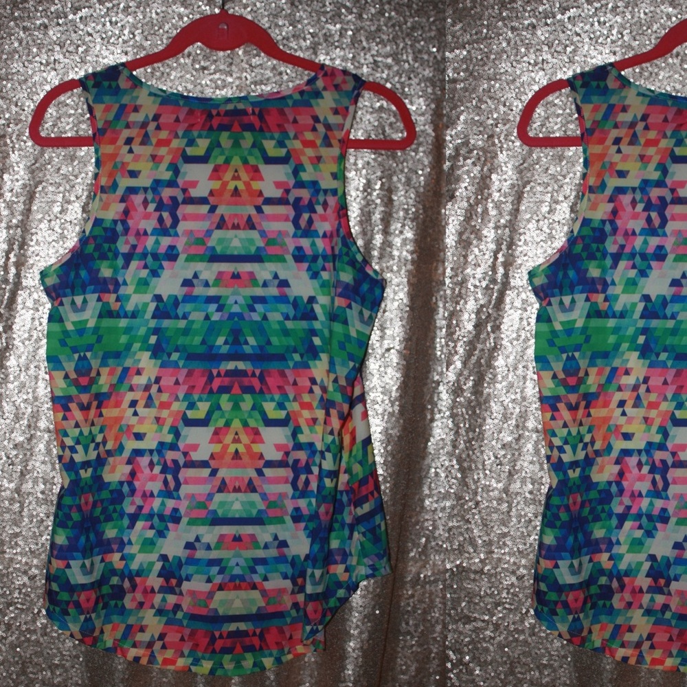Sunny Girl Geometric Shell Top - Picture 2 of 3